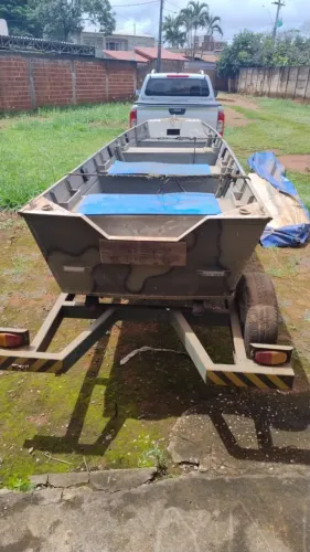 Vendo Barco com carretinha 