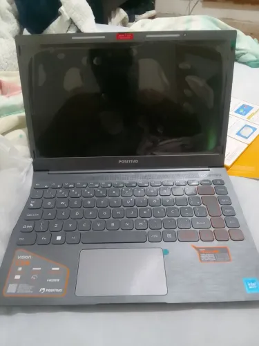 Vendo um not book positivo novo na caixa valor 1200