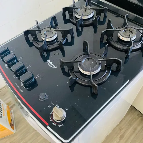 FOGÃO com FORNO USADO 4 bocas Dako Supreme acendimento automático mesa vidro