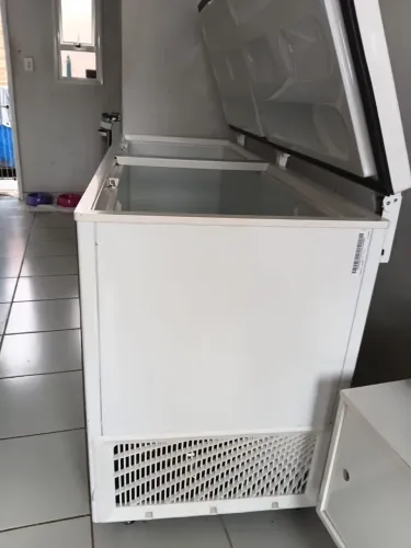 Freezer metalfrio, apenas usado por 3 meses.
