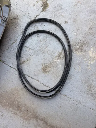 Borracha do porta mala Hrv 2016