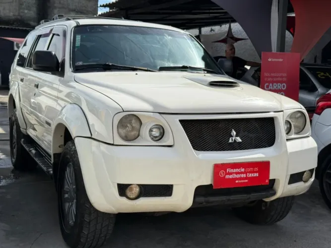 Mitsubishi Pajero Sport HPE 2.5 4X4 Diesel Mec. 2011