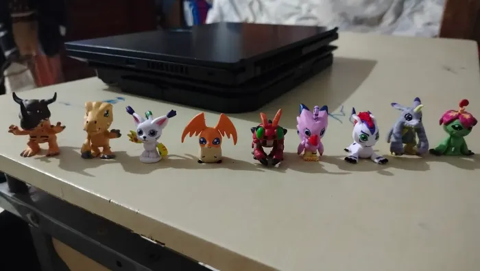 Bonecos Digimon 