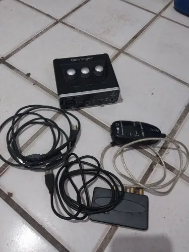 Interface de áudio behringer