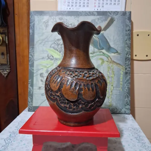 Vaso barro marron,  trabalhado,  perfeito..