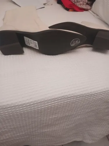 Bota nova numeração 37