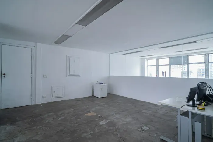 Sala/Conjunto comercial para venda possui 277 metros quadrados com 4 quartos em Santo Amar