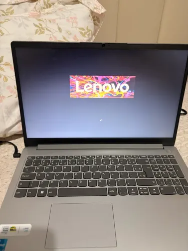 ? NOTEBOOK LENOVO IDEAPAD 1 15IRU7 Notebook Lenovo IdeaPad 1i, excelente para estud