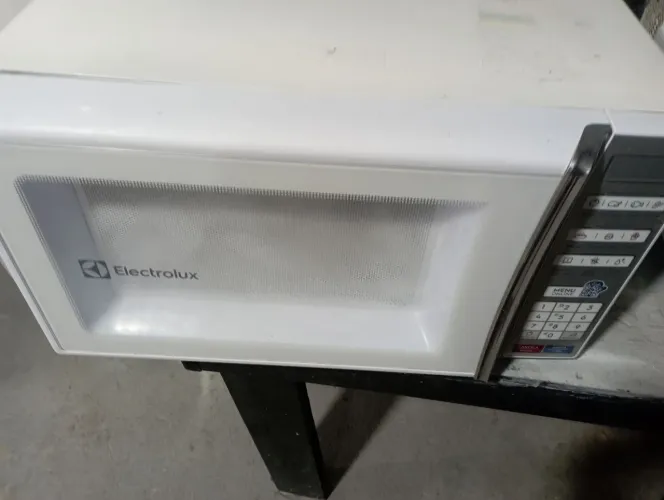 Microondas Eletrolux 30 litros