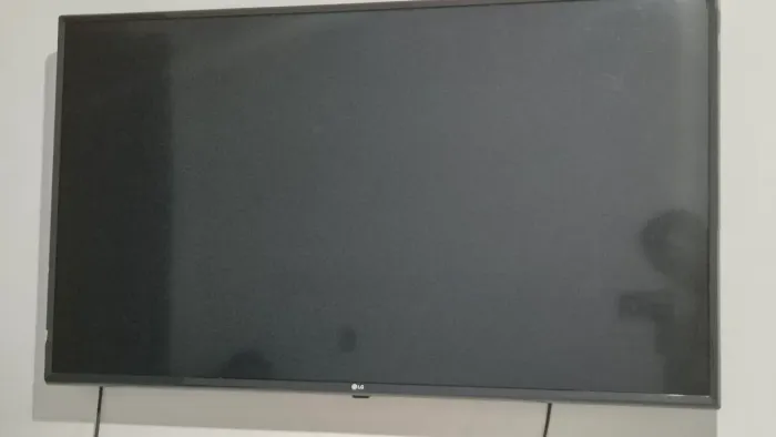TV LG 49" para retirada de peças