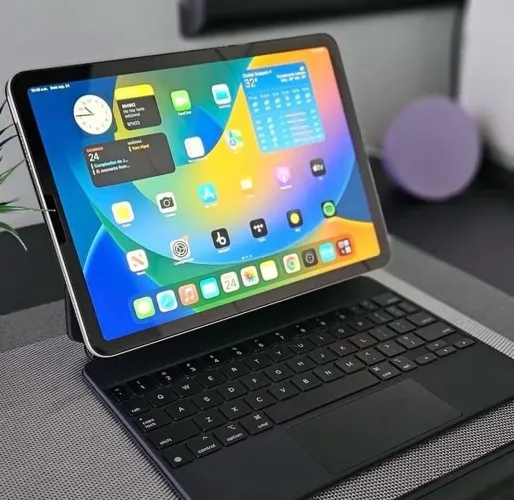 iPad Air M1 5º geração com Apple Pencil e Magic Keyboard