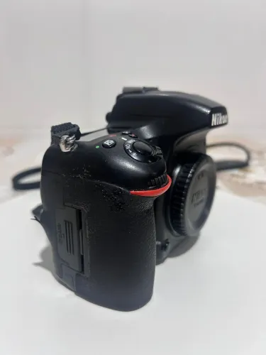 Nikon D750 - Corpo de câmera + carregador 450k cliques