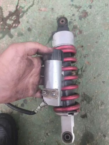 Amortecedor versys 1000 antiga