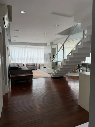 COBERTURA DUPLEX 4 SUÍTES NO ED. GOLDEN DREAMS EM BC