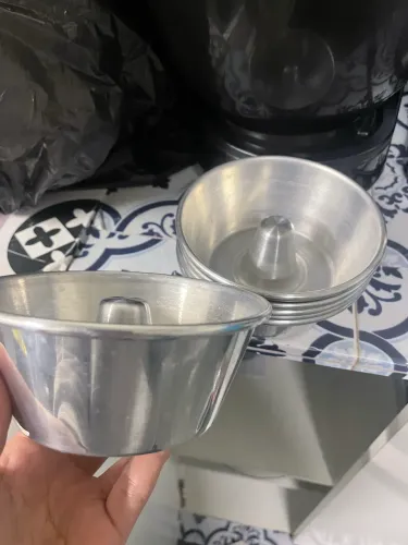 Vendo itens de confeitaria em ótimo estado