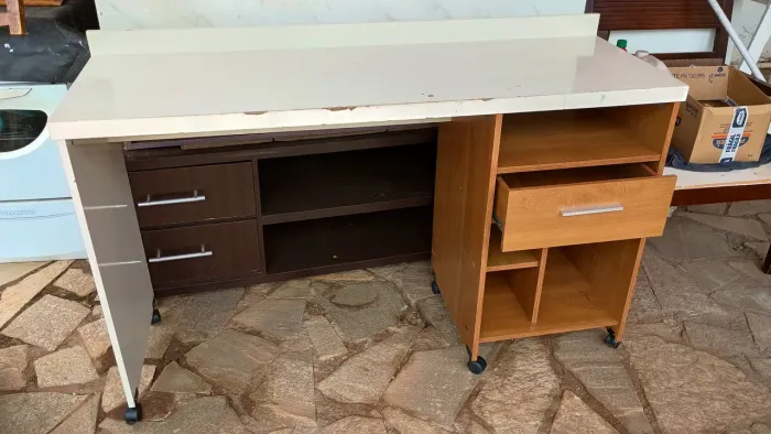 ESCRIVANIA $150,
