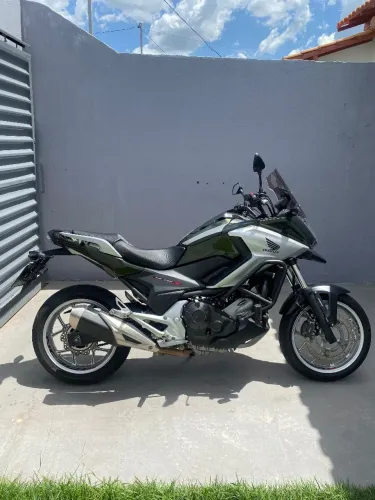 Vendo ou troco Honda NC 750X