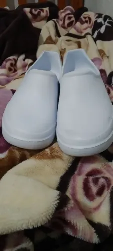Vendo sapato de área de saúde em excelente estado usado uma vez marca boaonda tamanho 38