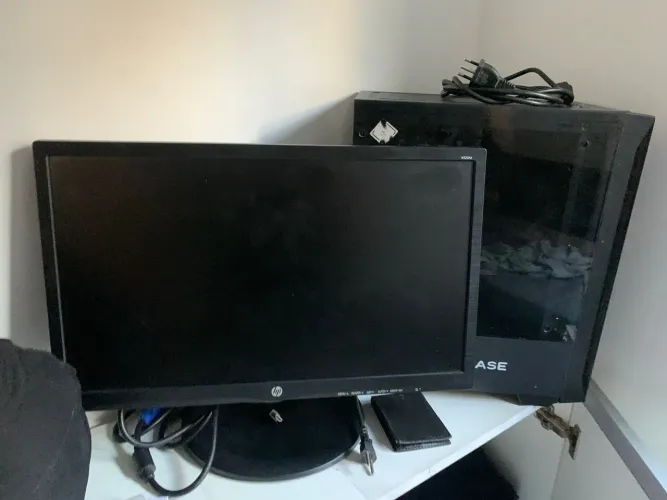 Vendo ou troco PC em celular.  SEM PLACA DE VIDEO