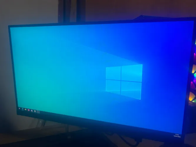 MONITOR 22 POLEGADAS GAMER 75hz COM CABO HDMI E BATERIA DO MONITOR