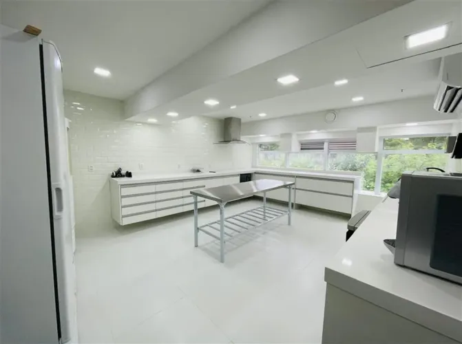 Loja 60m2 na Av. Emb. Abelardo Bueno