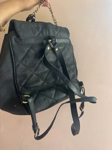 Vendo mochila de couro Carmen Sttefens