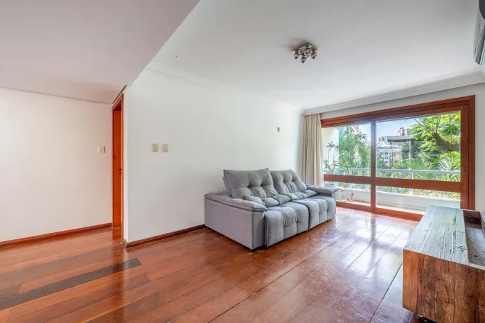 Cobertura à venda no Moinhos de Vento - 2 dormitórios, terraço e localização nobre