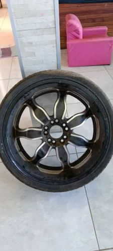 Jogo de Rodas aro 20 com pneus,vendo ou troco
