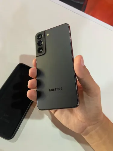 S22 com listras versão Snapdragon
