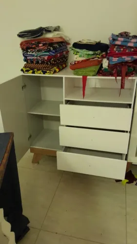 Vendo Cômoda Branca em ótimo estado