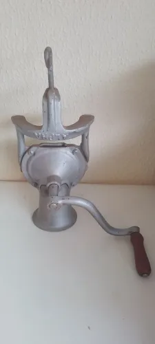 Moedor de café antigo