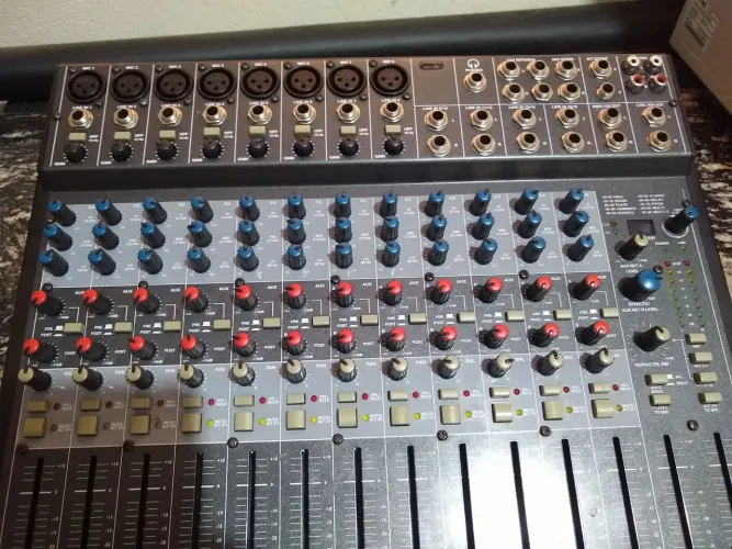 Mesa Alesis Multimix 16 Canais - usb 2.0 - Interface com fonte original.