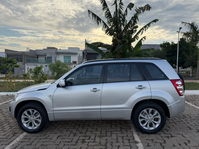 Suzuki Grand Vitara 2.0 16V 4x2/4x4 5P Mec. 2013