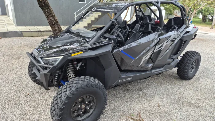 UTV POLARIS RZR