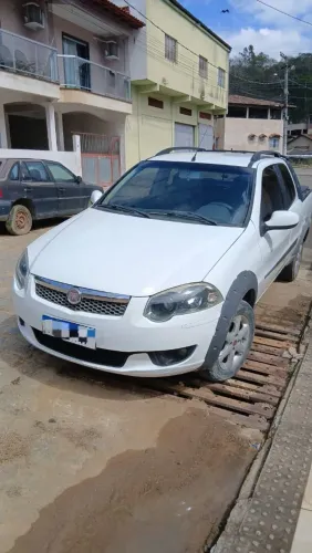 Fiat Strada Trekking 1.6 16V Flex CD 2013