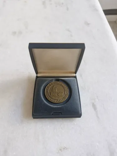 Medalha comemorativa de bronze de Helsingborg datada de 1985.