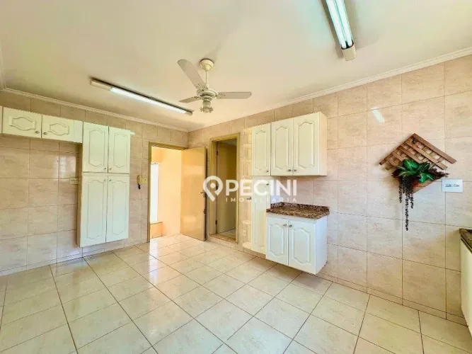 Casa com 3 quartos para locação, no Bairro Santa cruz.