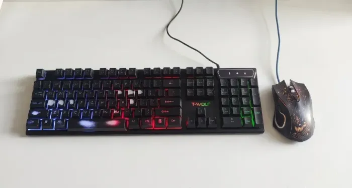 Teclado e mouse Gamer com Led