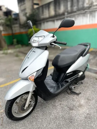 Honda Lead perfeita km baixo