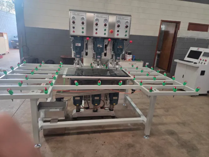 Furadeira para vidros com triplo cabeçote duplo nova sem uso
