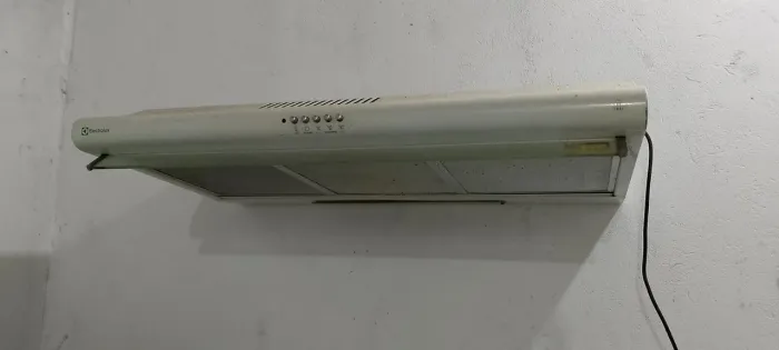 Suggar Eletrolux Chef usado com luz e três velocidades