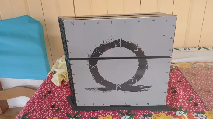VENDE-SE PS4