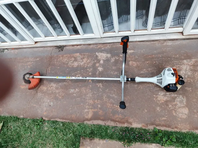 Vendo Roçadeira sthill fs55