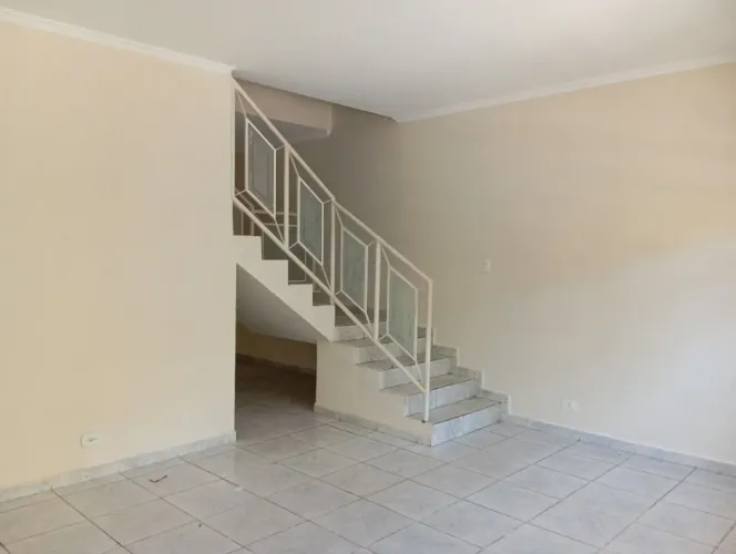 Sobrado com 3 dormitórios , sendo 1 suíte,,para alugar, 119 m² por R$ 2.900/mês - Vila Ros