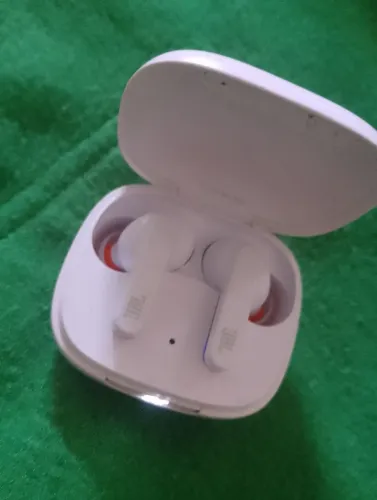 Fone de ouvido bluetooth JBL live pro + original branco no precinho 350