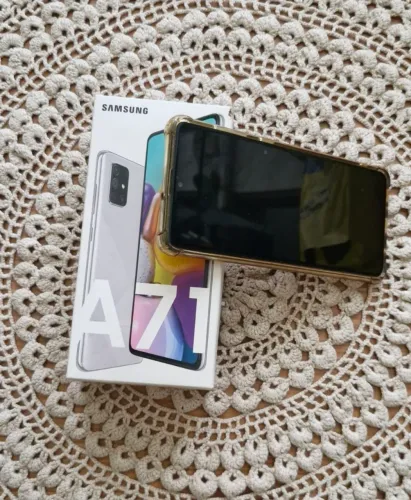 Celular SAMSUNG GALAXY A71. Excelente estado de conservação.  Caixa original acessórios 