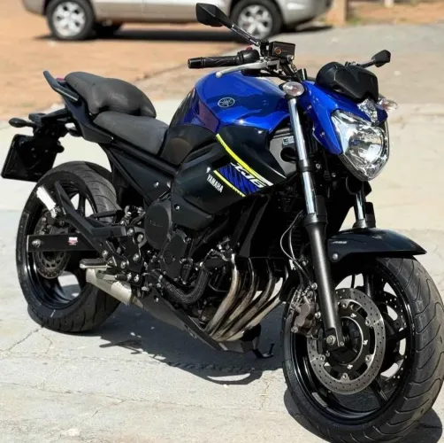 Vendo XJ6 600 parcelada