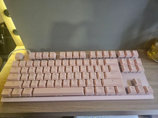 Teclado Mecânico Rosa Motospeed K82 RGB - Compacto TKL