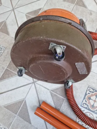 Aspirador  General  Eletrolux. 220 vol Funcionando perfeitamente 