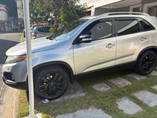 Kia Motors Sorento 3.5 V6 24V 278cv 4X2 Aut. 2013